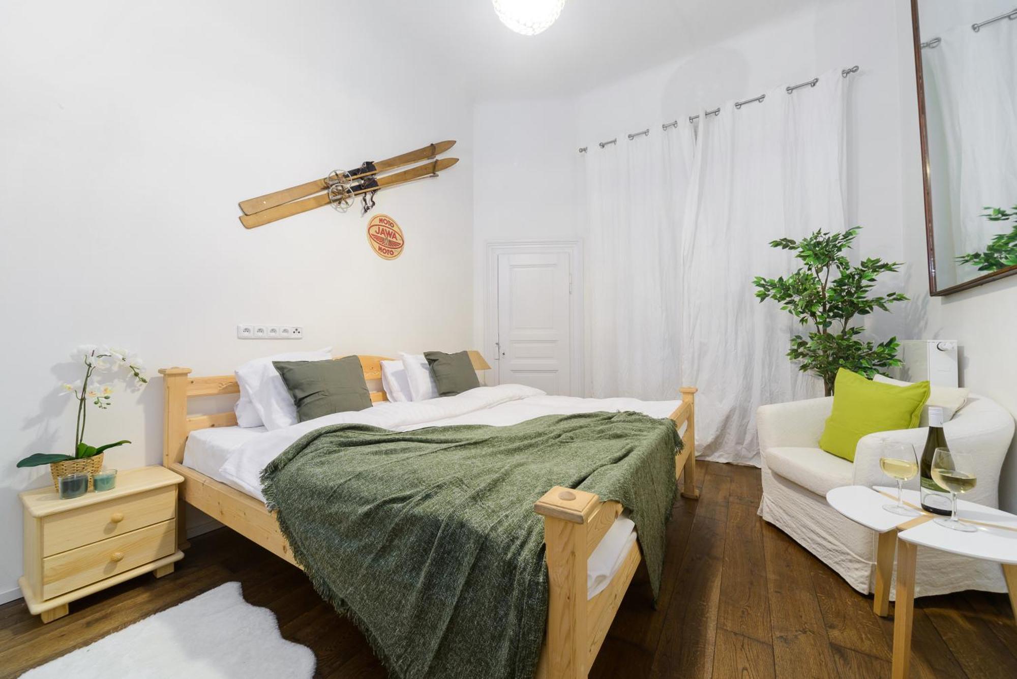 Premium Apart With A Balcony Prague Lejlighed Eksteriør billede